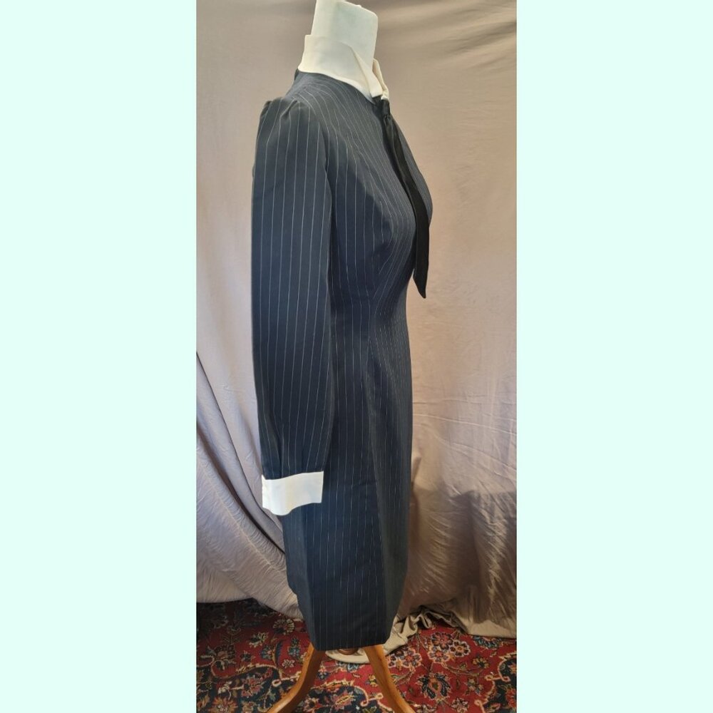 VINTAGE 1940'S CLASSIC PINSTRIPE DRESS - Picture 4 of 8